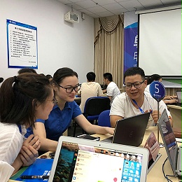 运营团队参加赋能培训