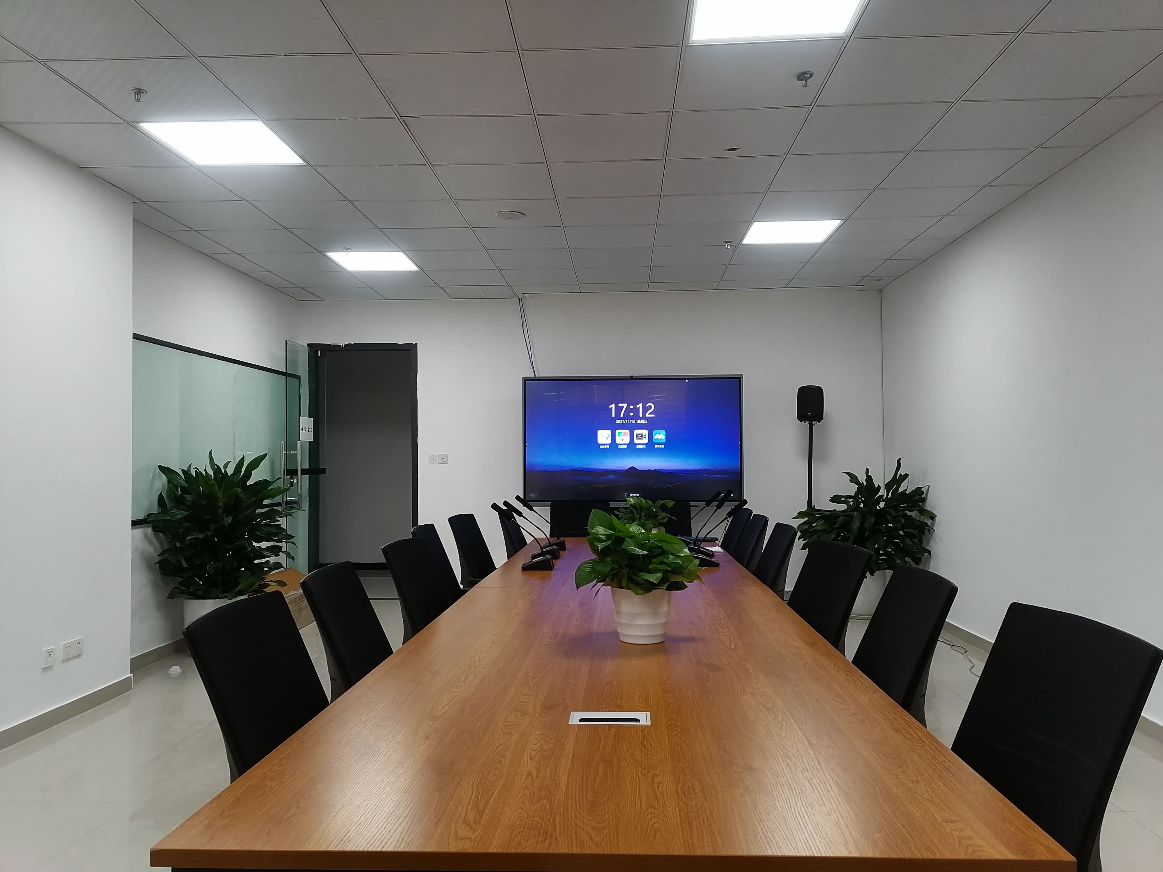 会议平板替代6种设备，推动会议的降本增效