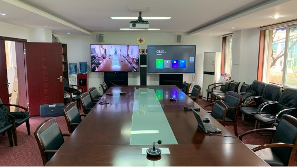 传统会议室vs无线投影智能会议室