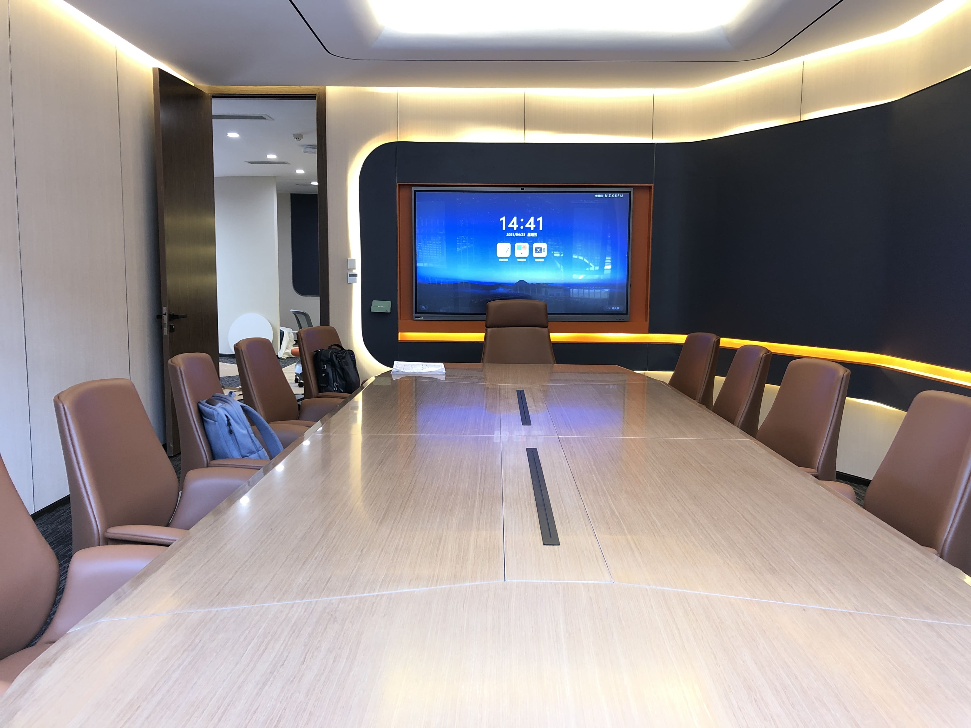 新会议室装修，会议室升级选什么会议设备？