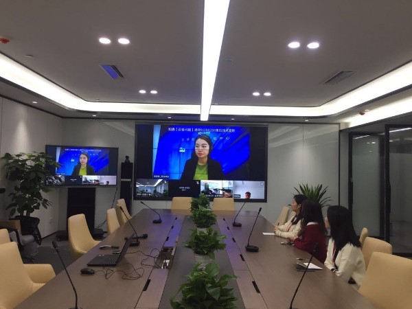 洲宇设计集团会议室使用会议平板+拼接屏+会议音响+视频会议系统