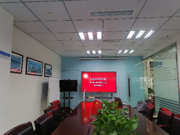 四川麦克威科技有限公司用会议平板替代电视机+小白板提升会议效率