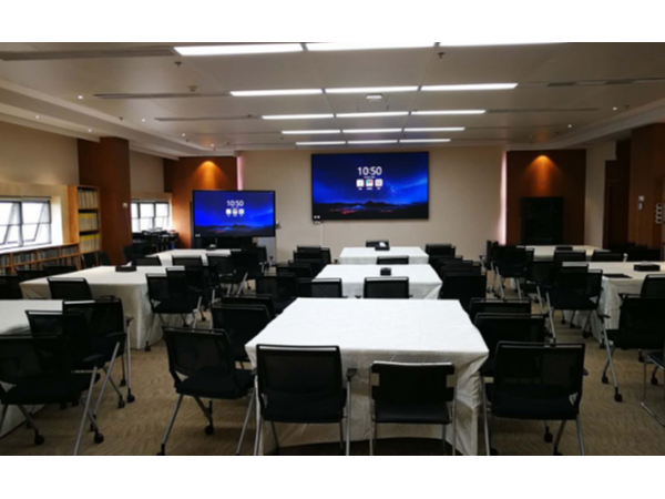 MAXHUB小间距LED一体机为中型会议室带来“更大更高端”的会议体验